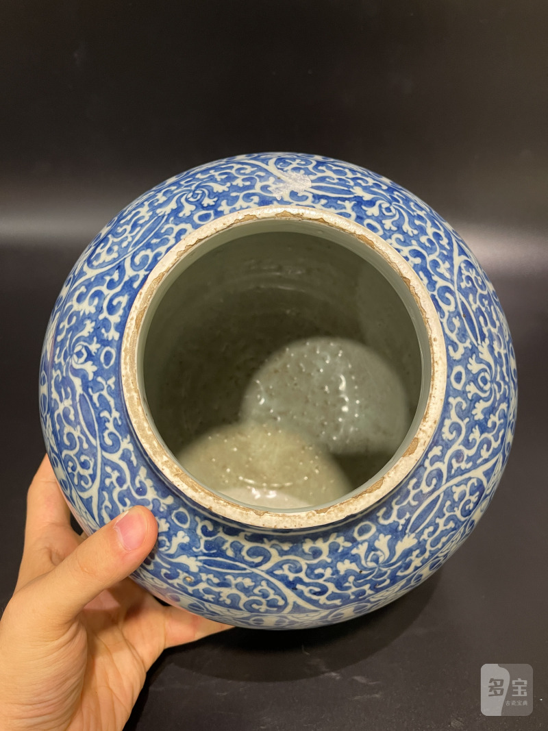 明万历 青花江崖海水瑞兽纹罐 - 图12